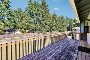 92 Ave E-S1806-046.jpg