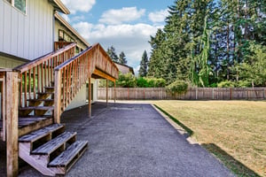 92 Ave E-S1806-048.jpg