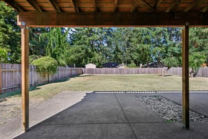 92 Ave E-S1806-049.jpg
