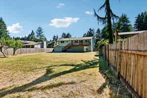 92 Ave E-S1806-056.jpg