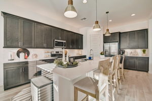 W Alameda Rd-012