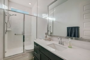 W Alameda Rd-016