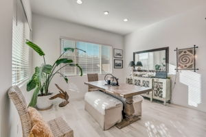 W Alameda Rd-015