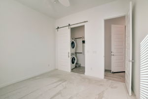 W Alameda Rd-017