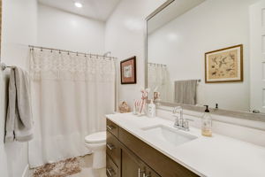 W Alameda Rd-019