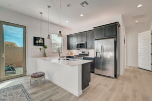 W Alameda Rd-011