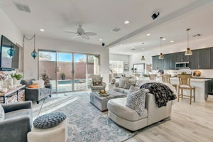 W Alameda Rd-006