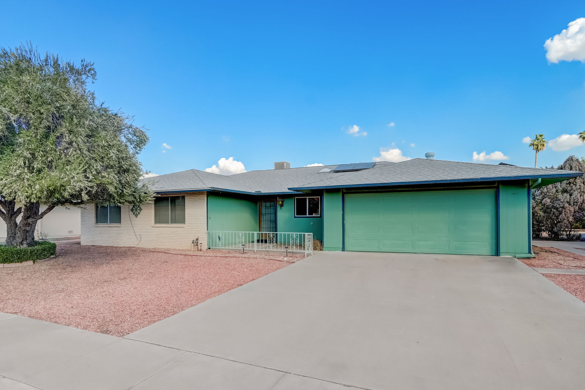N 111th Ave-004