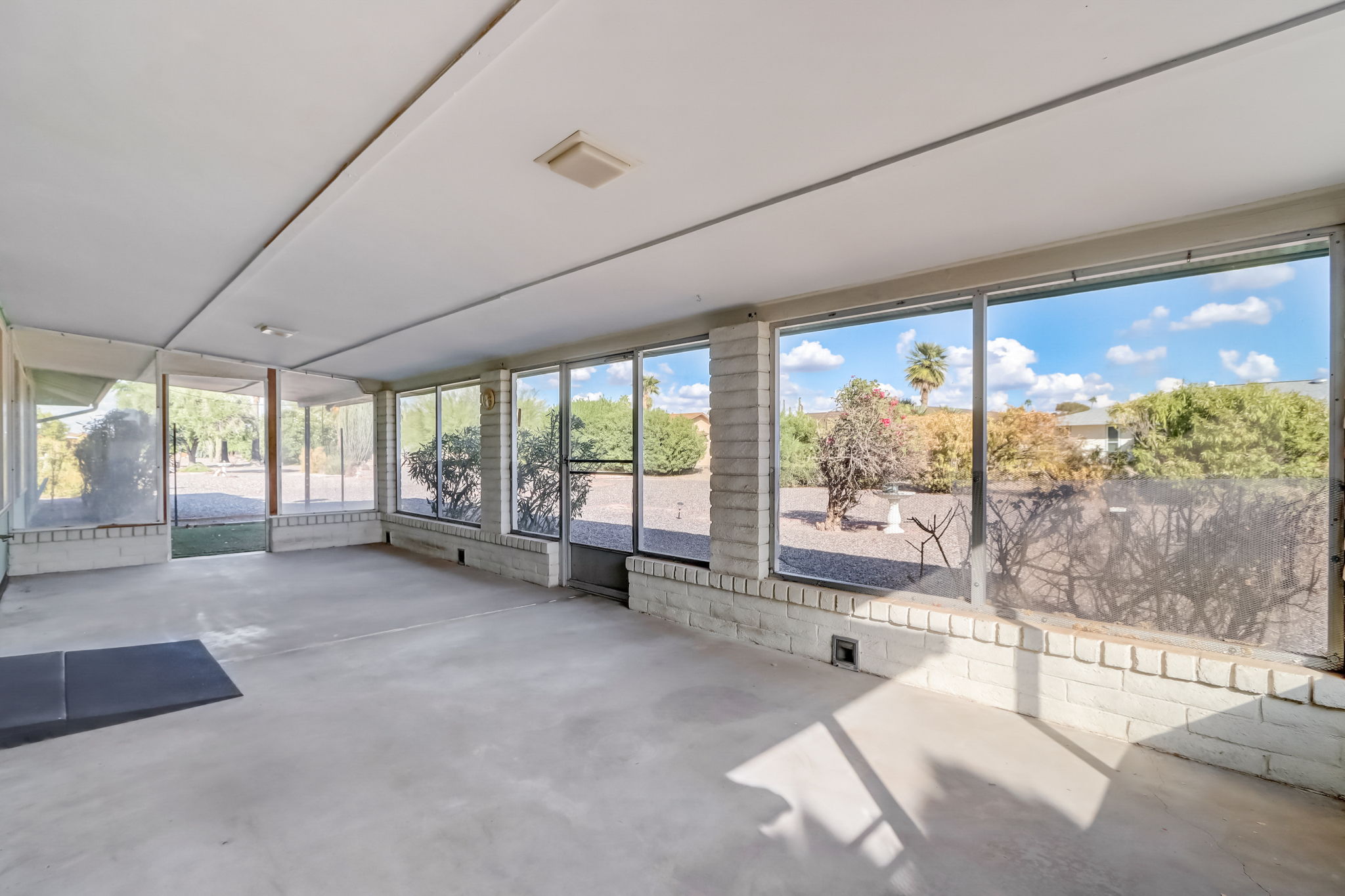 N 111th Ave-031