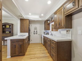 recessed lightng and crown moulding