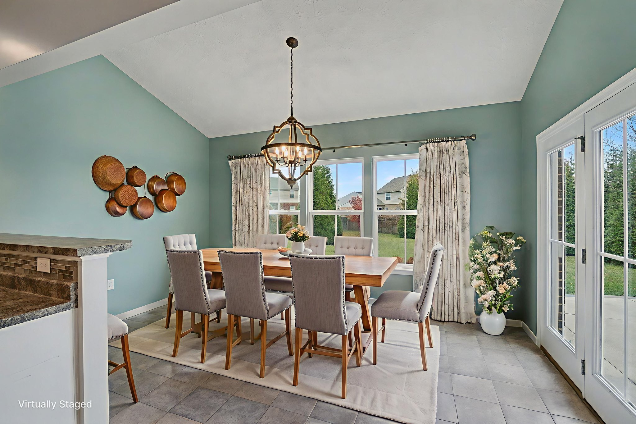 DSC03155 virtually staged.jpeg