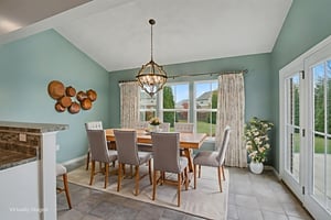 DSC03155 virtually staged.jpeg