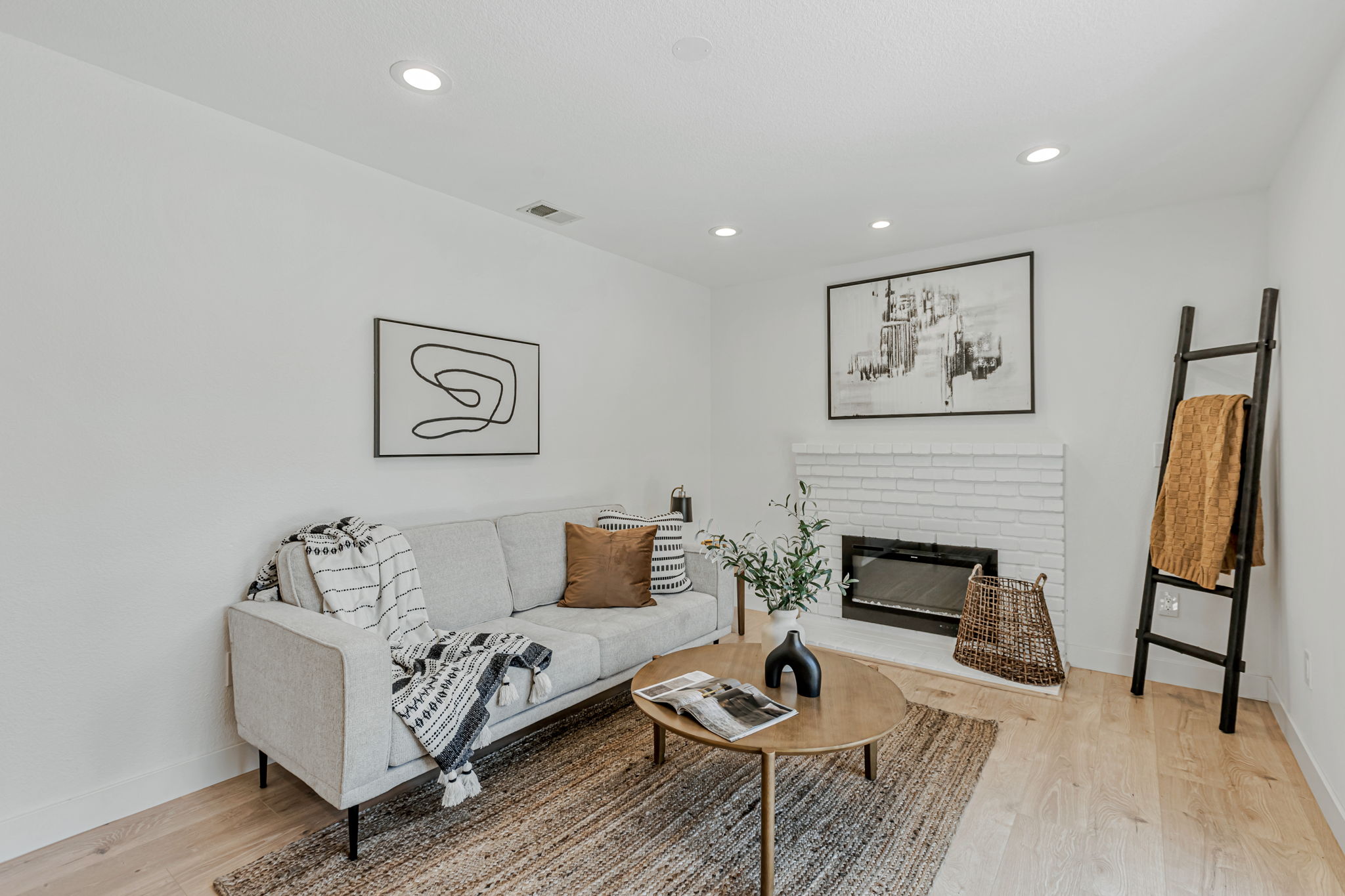 012_1642 Orchard View Dr