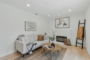 012_1642 Orchard View Dr