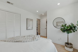 030_1642 Orchard View Dr