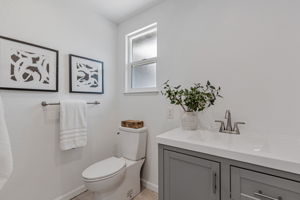 031_1642 Orchard View Dr