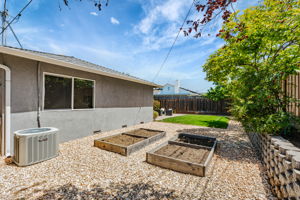 038_1642 Orchard View Dr