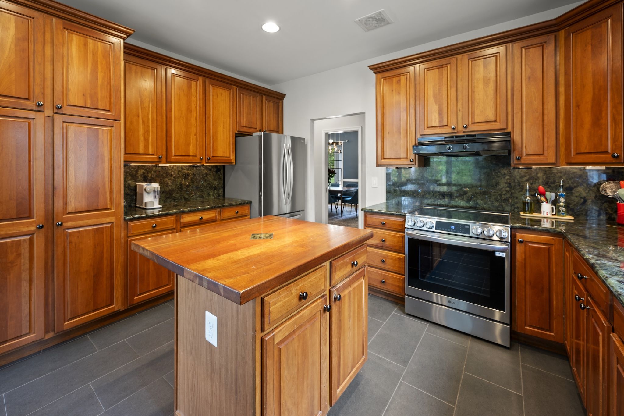 1642 Worthington 23