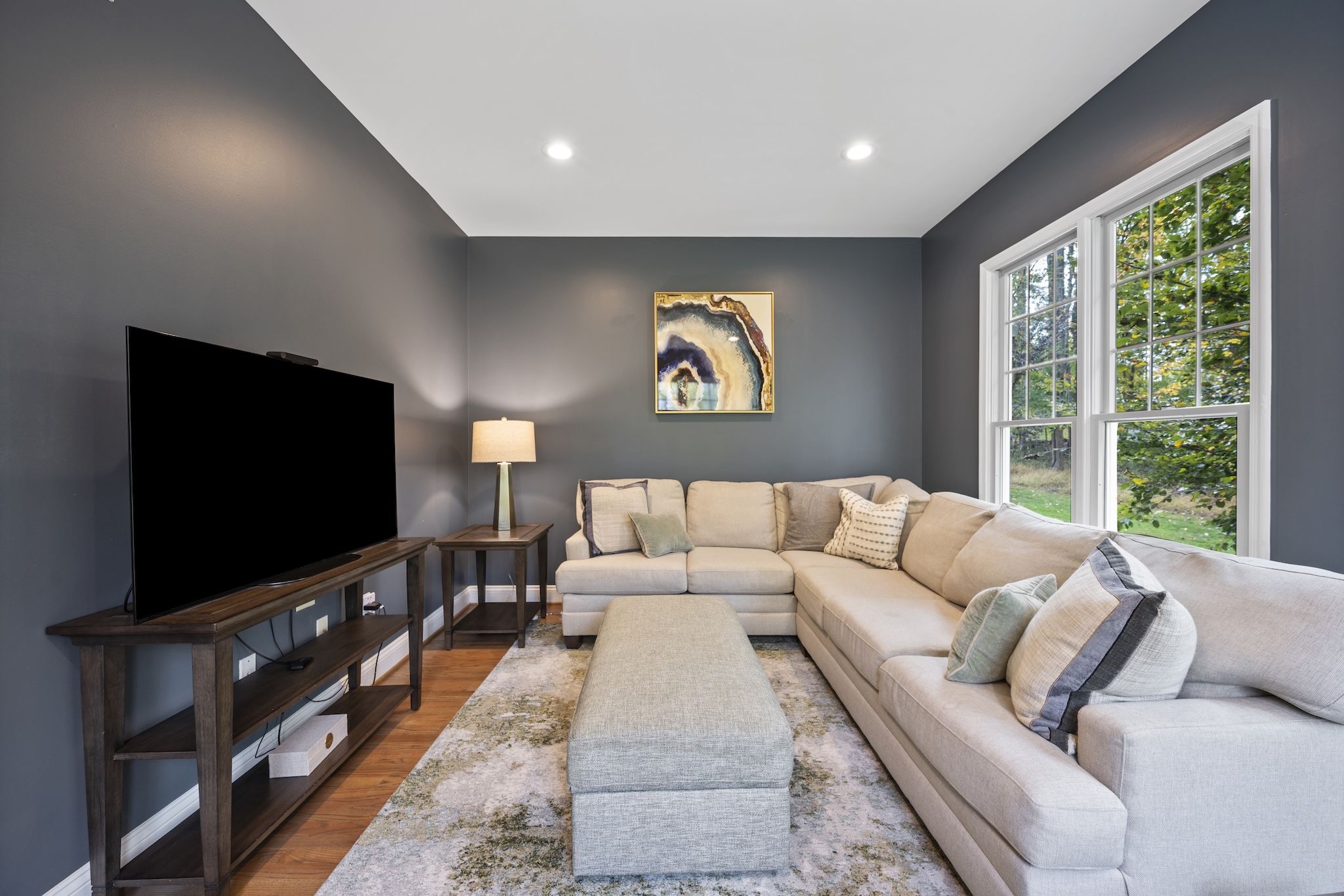 1642 Worthington 28
