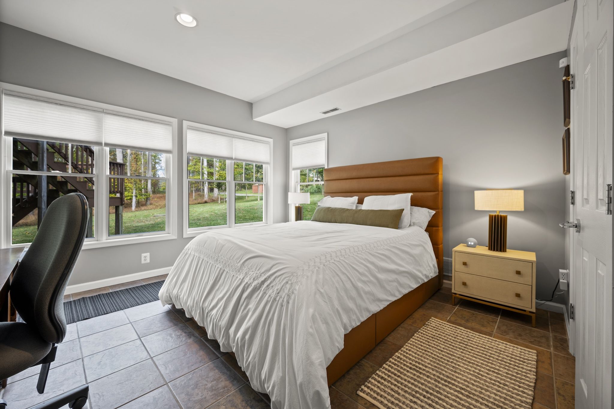 1642 Worthington 81