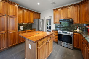 1642 Worthington 23