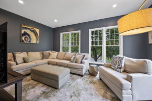 1642 Worthington 27