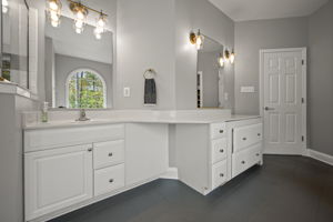 1642 Worthington 43