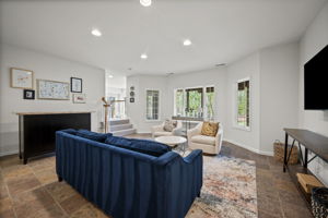 1642 Worthington 77