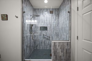 1642 Worthington 86
