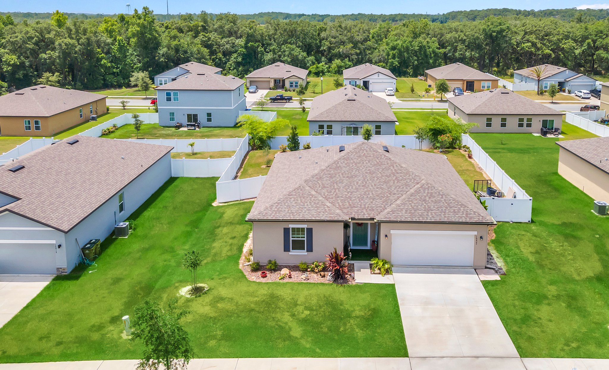 16423 Blooming Cherry Dr, Groveland, FL 34736, USA Photo 3