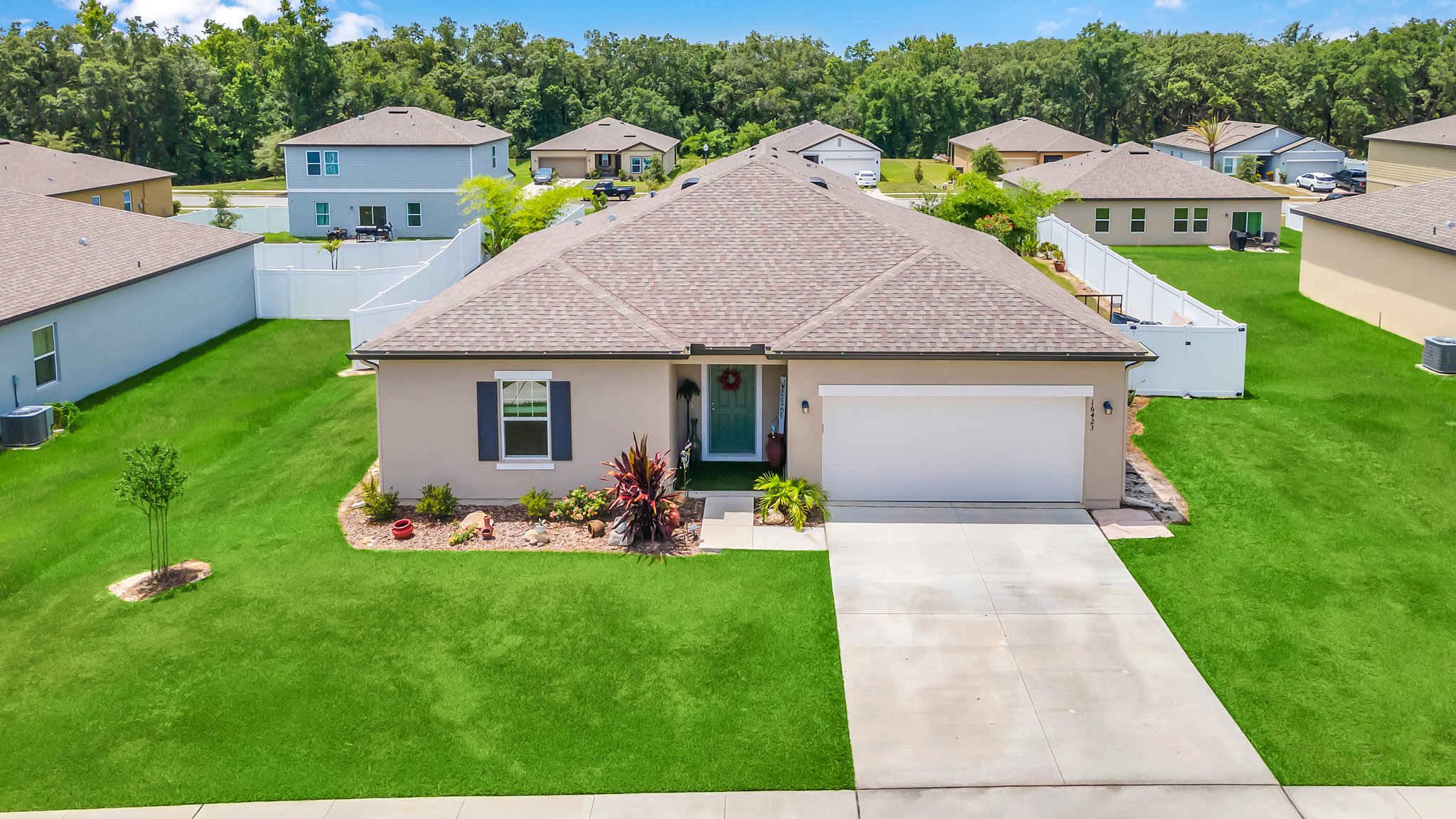 16423 Blooming Cherry Dr, Groveland, FL 34736, USA Photo 2