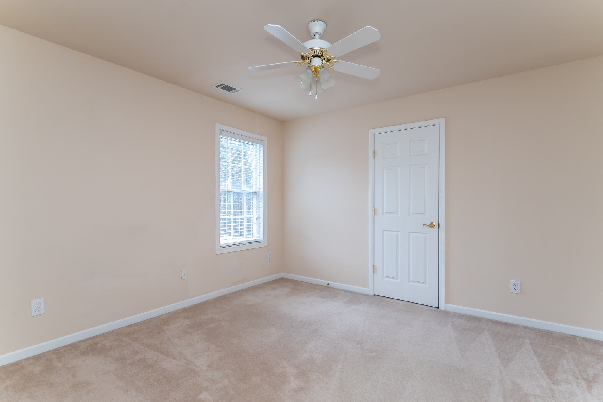 1643 Morning Crest Ln, Lilburn, GA 30047, USA Photo 28