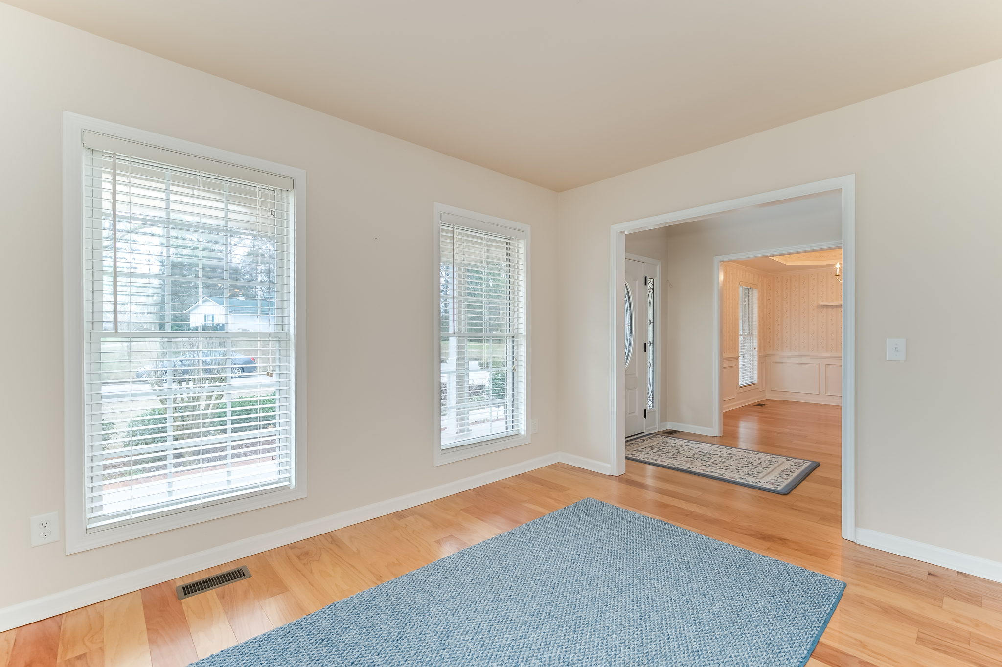 1643 Morning Crest Ln, Lilburn, GA 30047, USA Photo 8