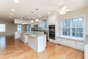 1643 Morning Crest Ln, Lilburn, GA 30047, USA Photo 11