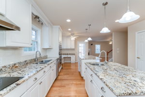 1643 Morning Crest Ln, Lilburn, GA 30047, USA Photo 13