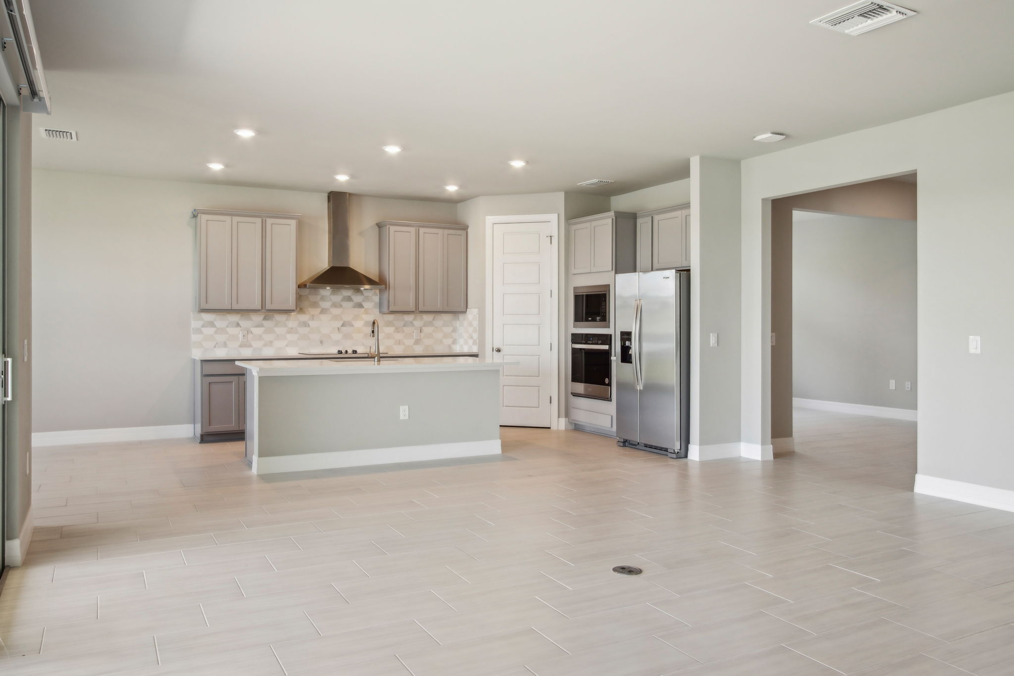 South Florida-Crescent Lakes-16433 Seven Lakes Ave, Punta Gorda, FL 33982-008