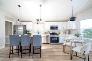 Kitchen/Breakfast Area