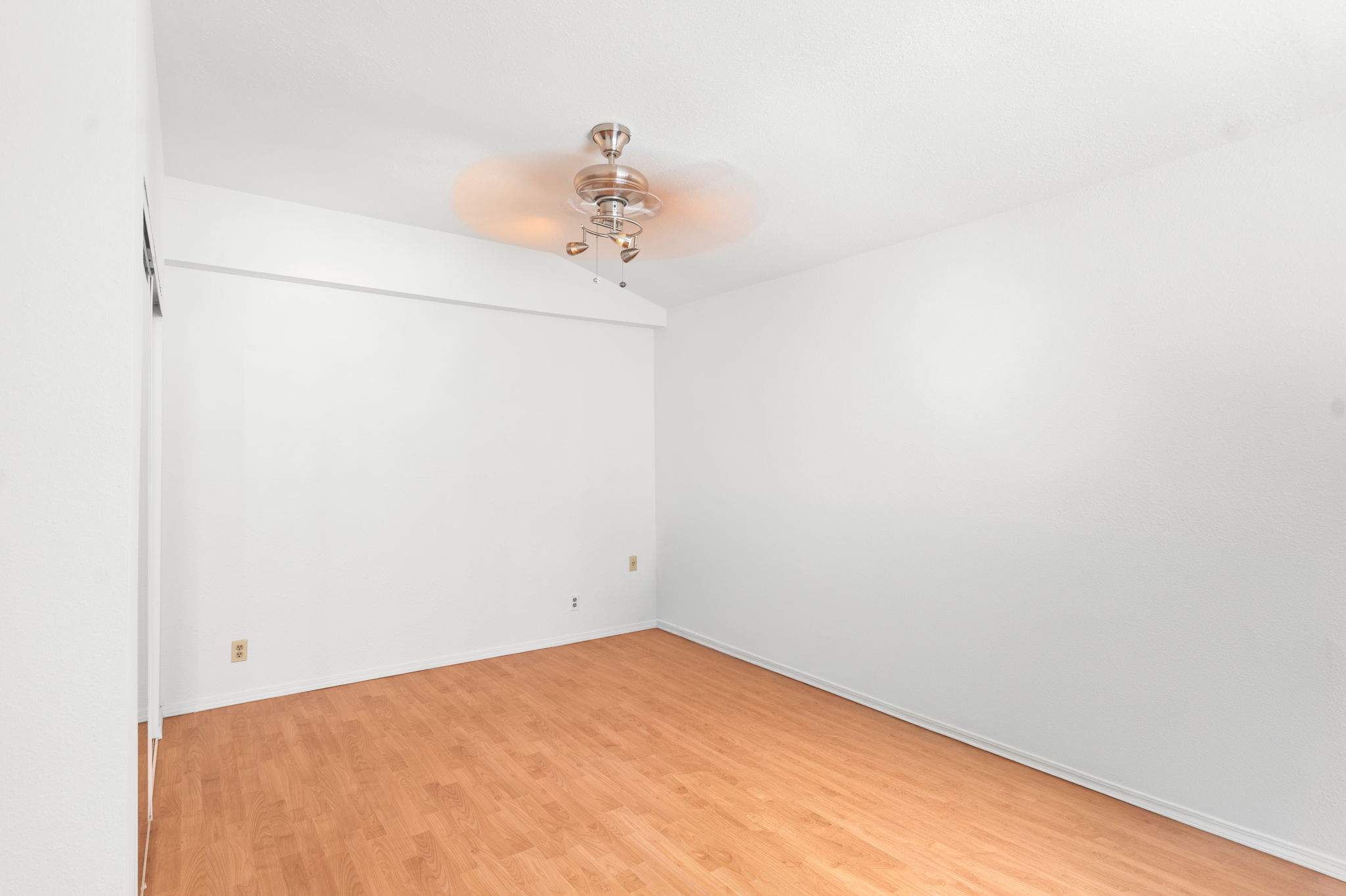  Photo 34