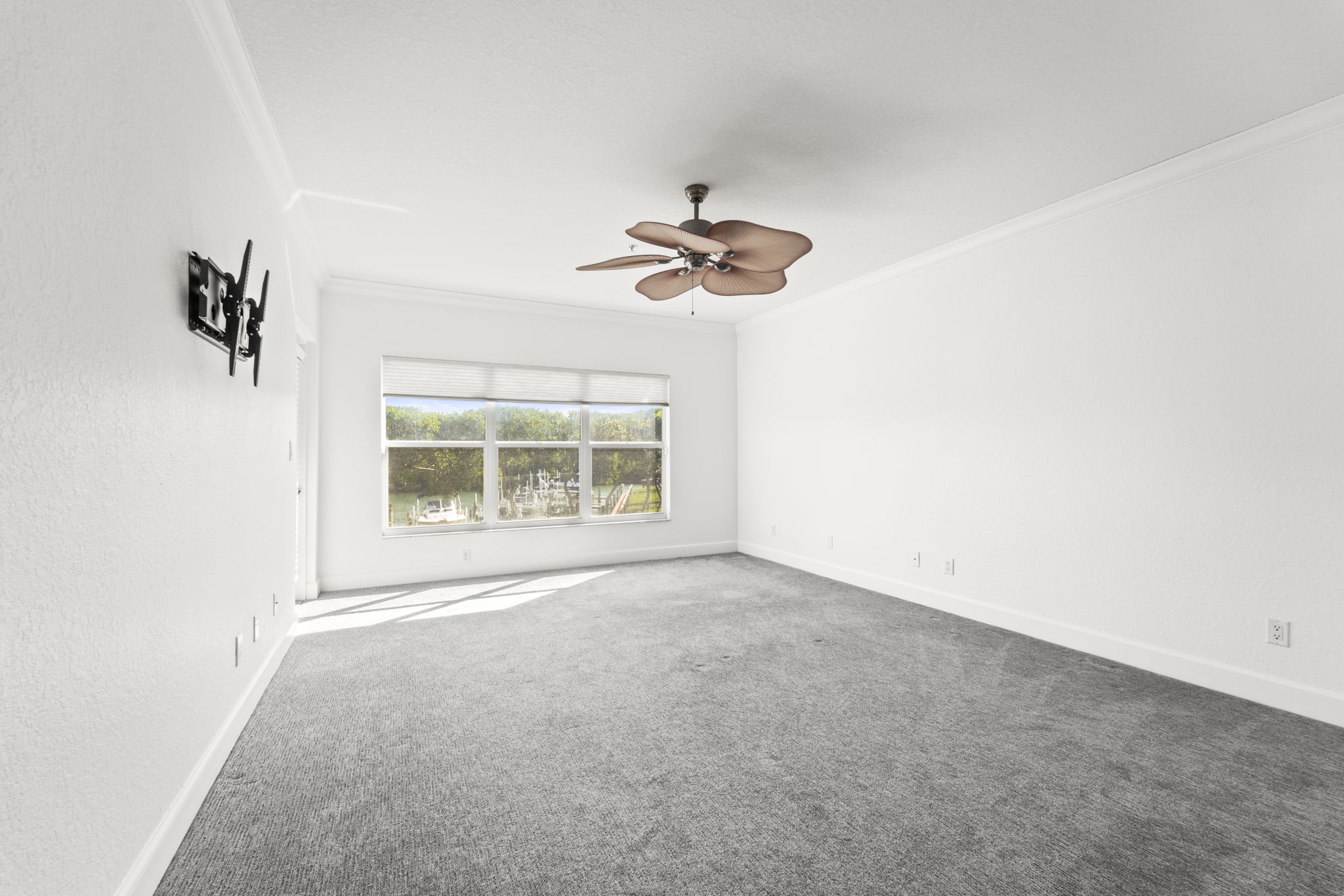 BED3 1645 Pinellas Bayway S Apt B2 255