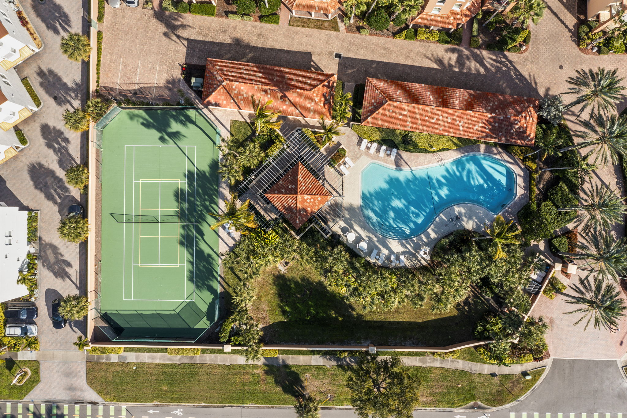 DRONE 1645 Pinellas Bayway S Apt B2 003