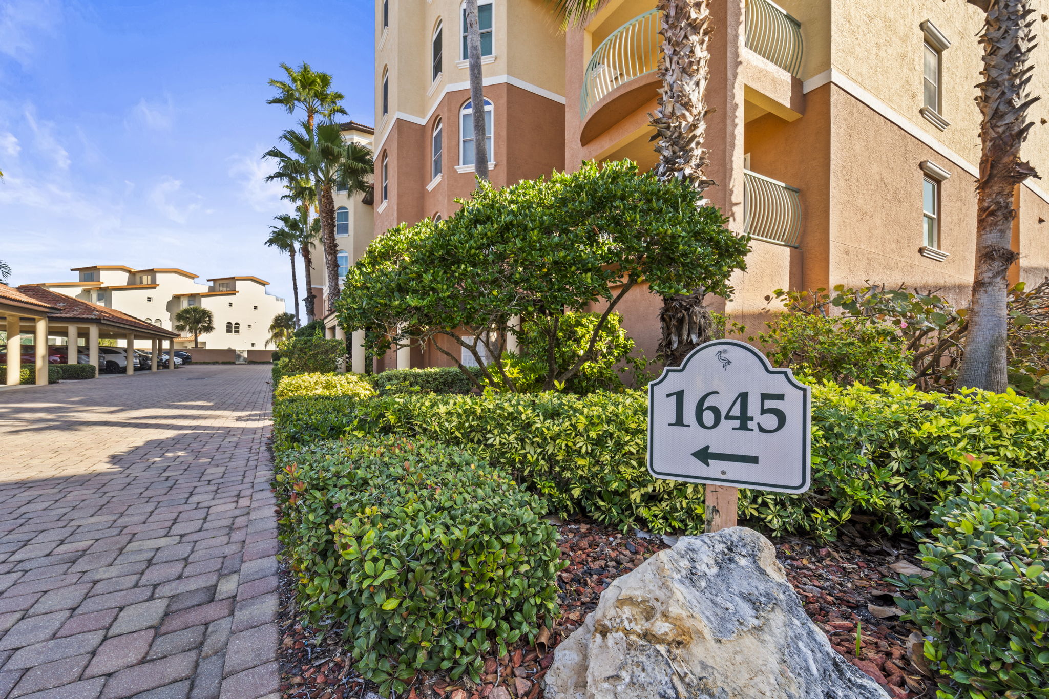 EXT 1645 Pinellas Bayway S Apt B2 135