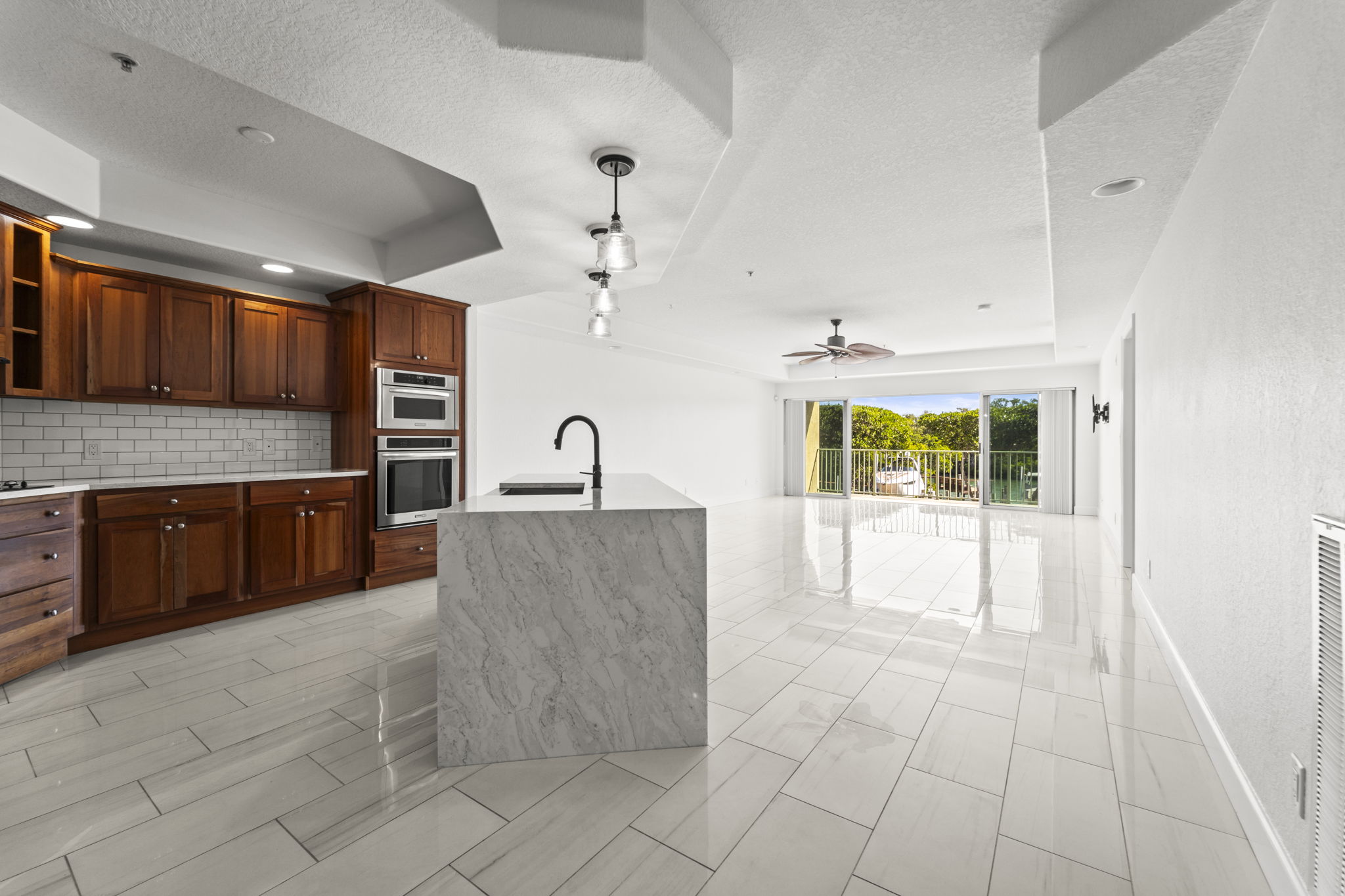 KIT 1645 Pinellas Bayway S Apt B2 363