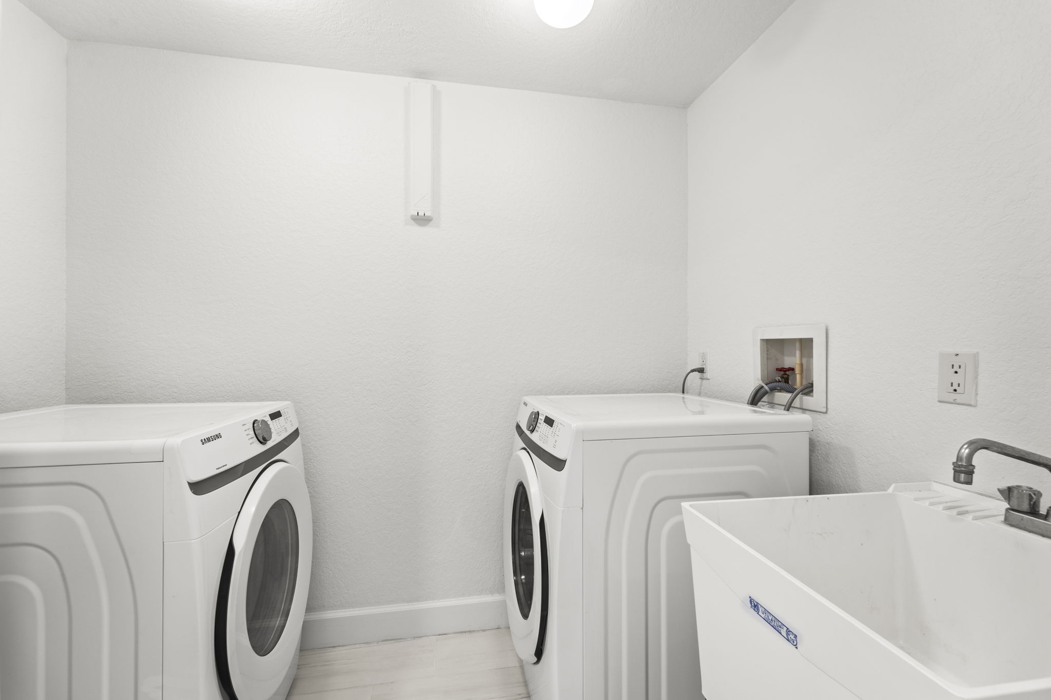 LAUND 1645 Pinellas Bayway S Apt B2 366