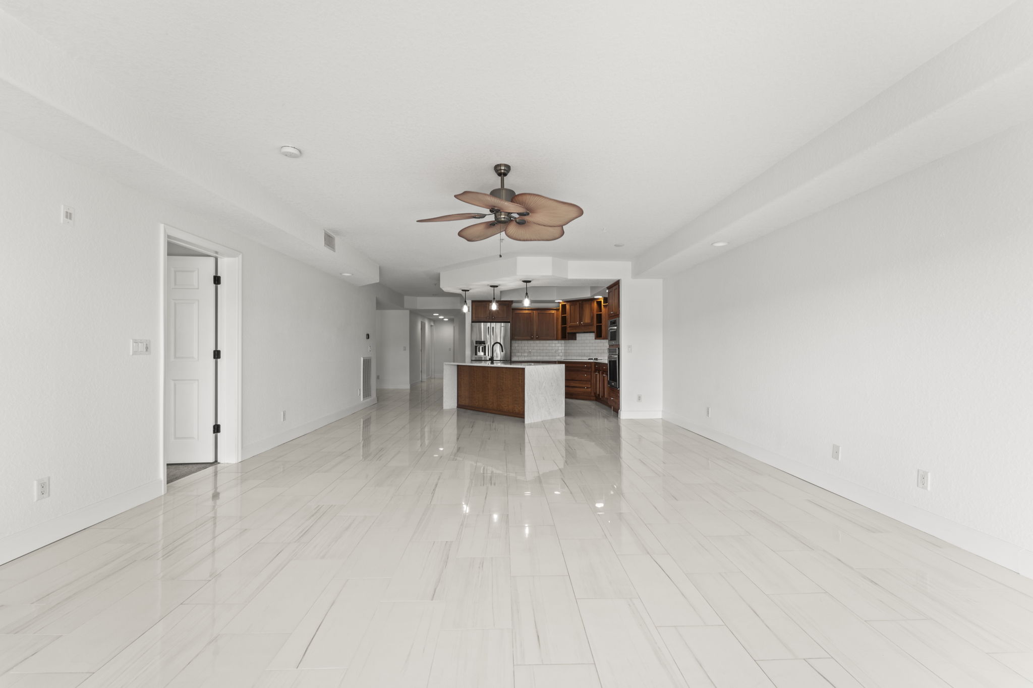 LR 1645 Pinellas Bayway S Apt B2 300