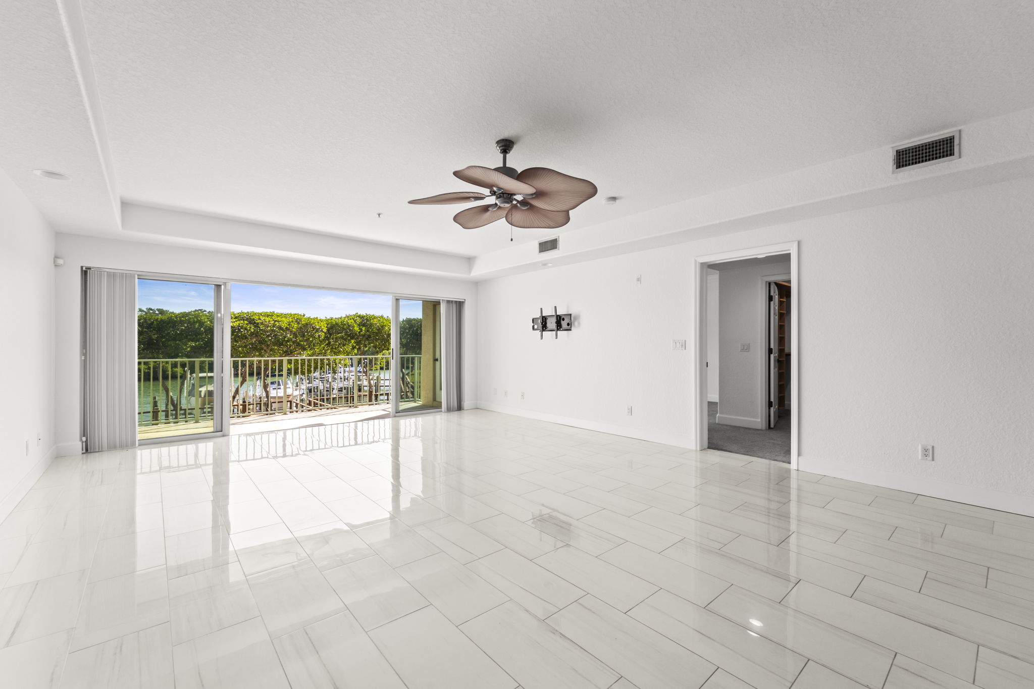 LR 1645 Pinellas Bayway S Apt B2 306