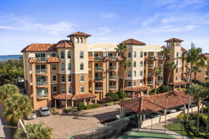 DRONE 1645 Pinellas Bayway S Apt B2 006