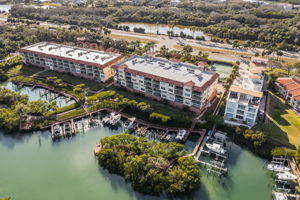 DRONE 1645 Pinellas Bayway S Apt B2 020