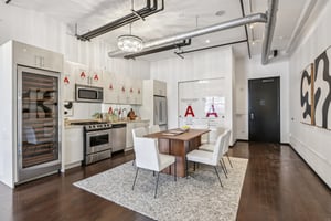Vine St 706-S0507-014.jpg