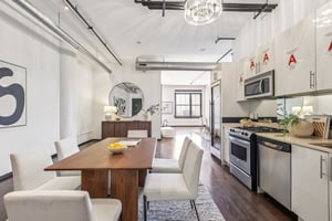 Vine St 706-S0507-016.jpg