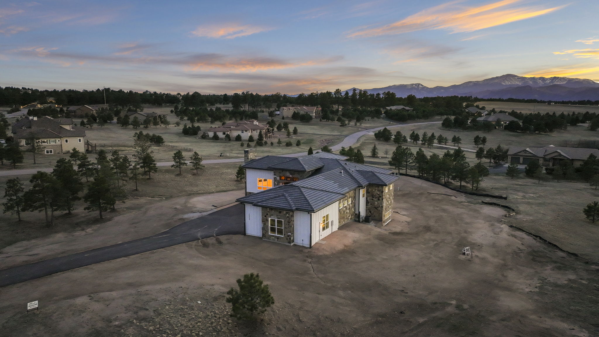  Photo 57